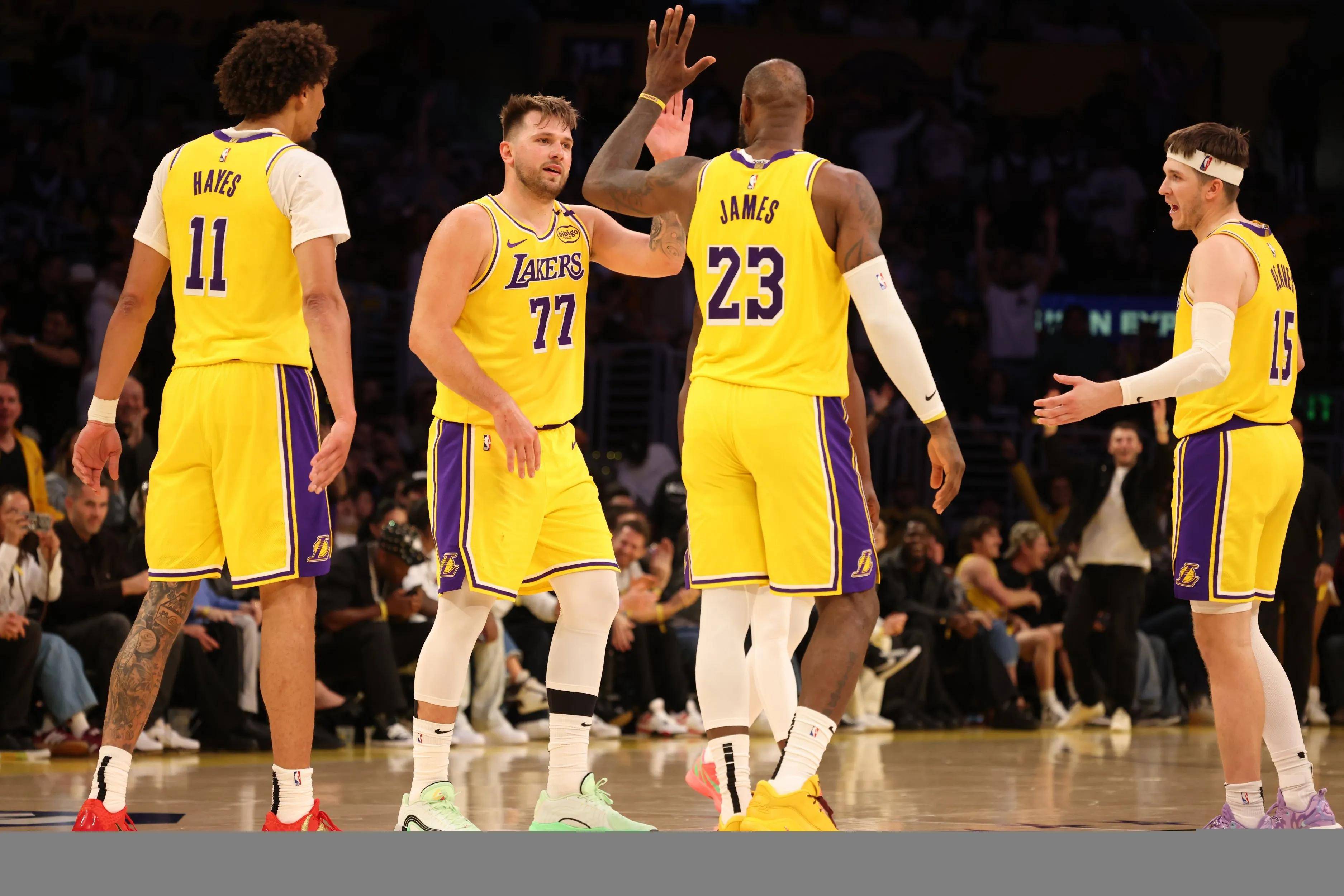 世俱杯参赛资格-湖人主场失利，面临季后赛淘汰压力