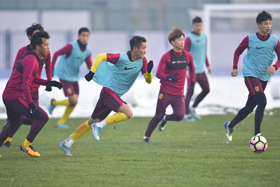 亚洲联赛中球队的整体提升引发讨论