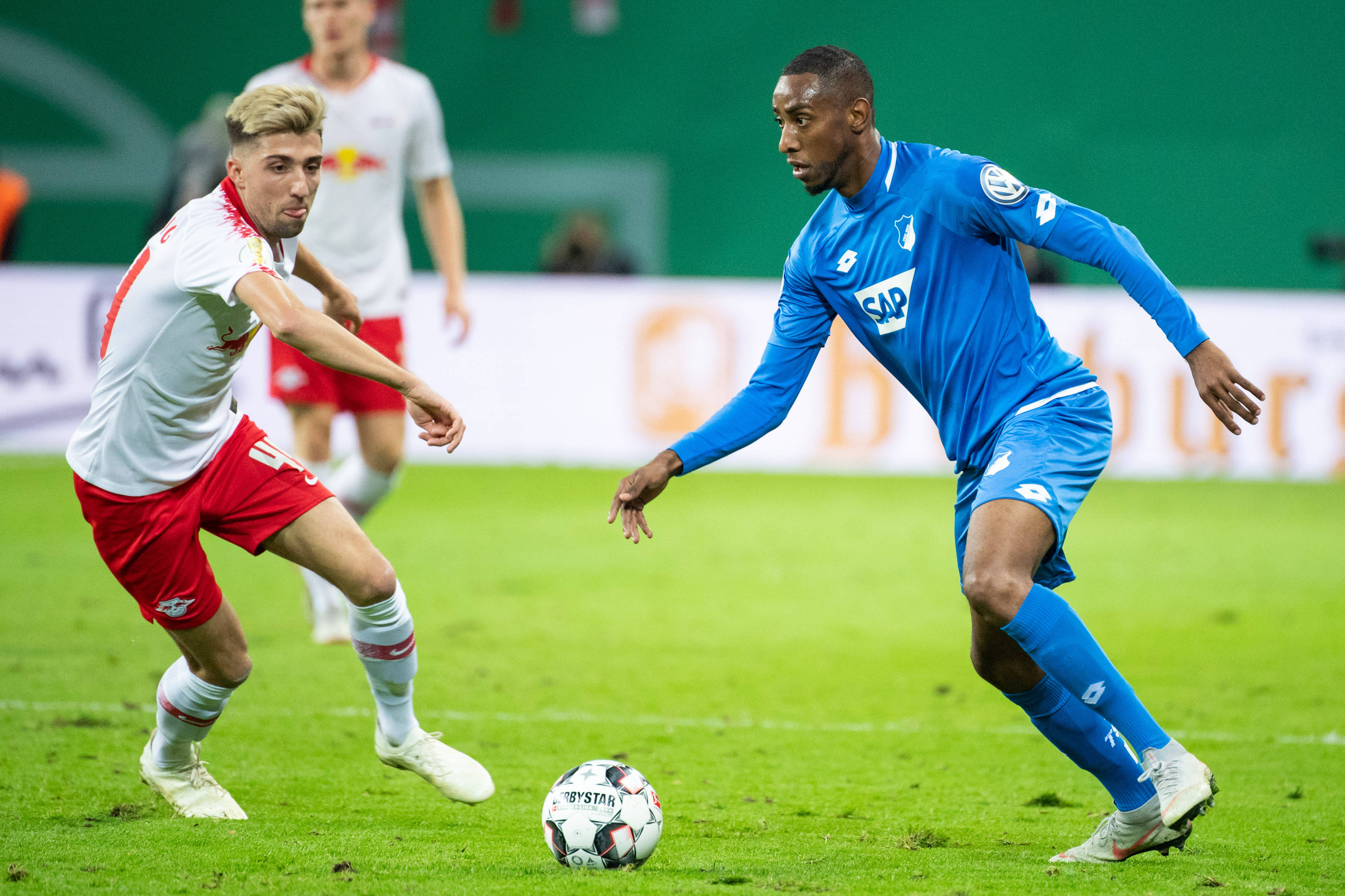 霍芬海姆主场失利，引发球迷不满