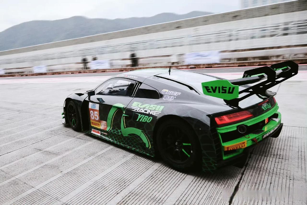 雷诺车队碾压法拉利，拉塞尔点燃赛场的简单介绍