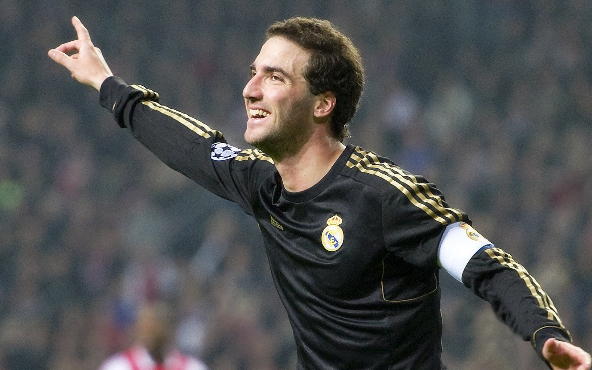 世俱杯奖金-比利时险胜巴黎，楚阿梅尼刷新纪录却难救主